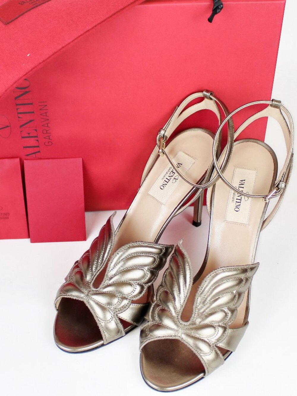 NEW Valentino Metallic Butterfly Leather Sandals, EU 38, Runway - Party & Events